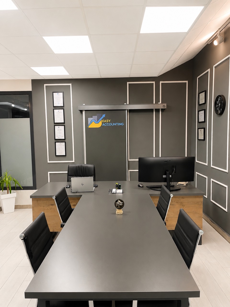 Salla e takimeve dhe konsultave në Easy Accounting